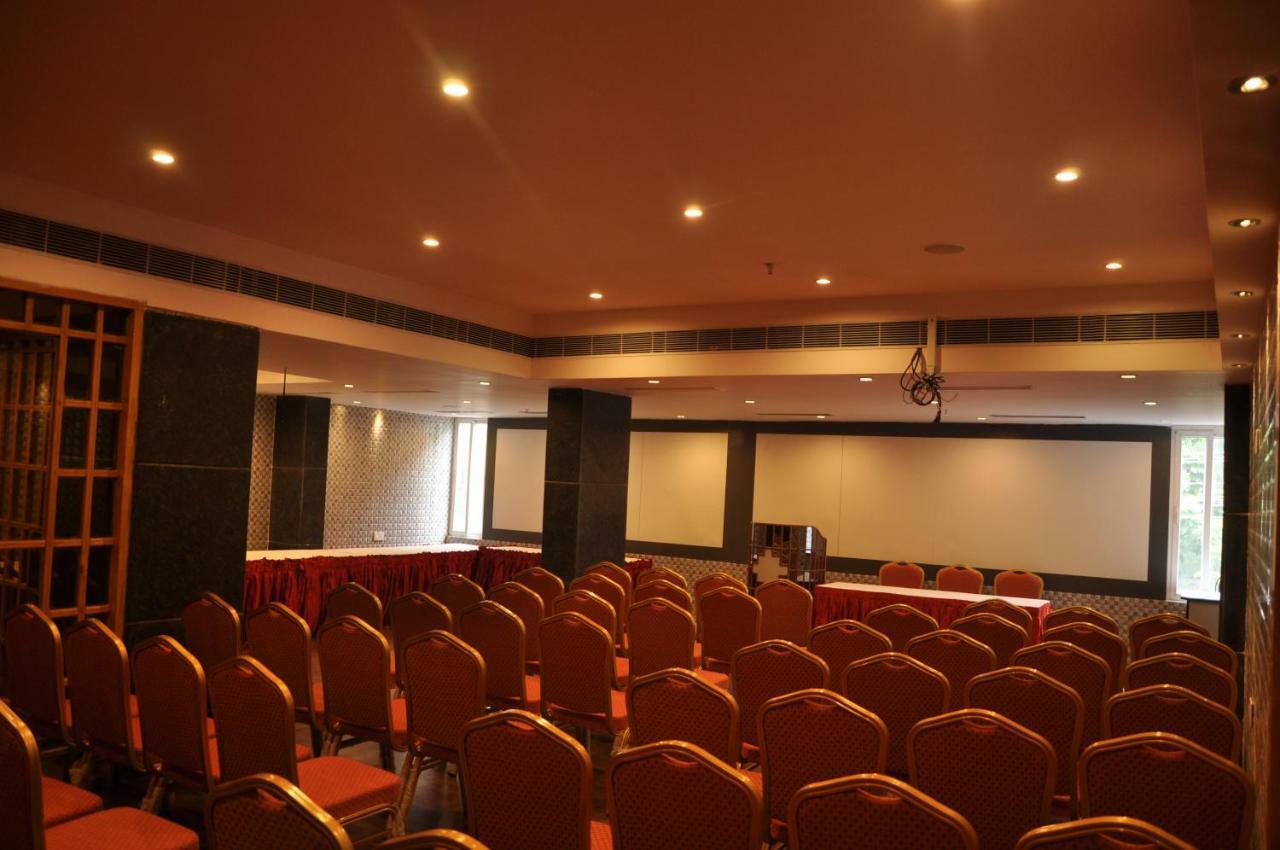 Krishna Residency Hotel Vijayawada Ngoại thất bức ảnh