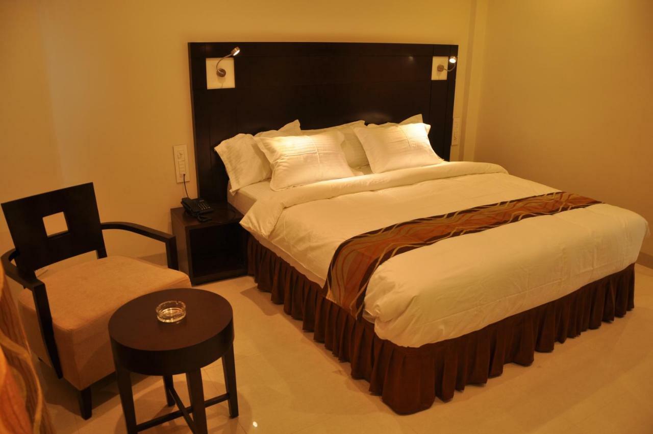 Krishna Residency Hotel Vijayawada Ngoại thất bức ảnh