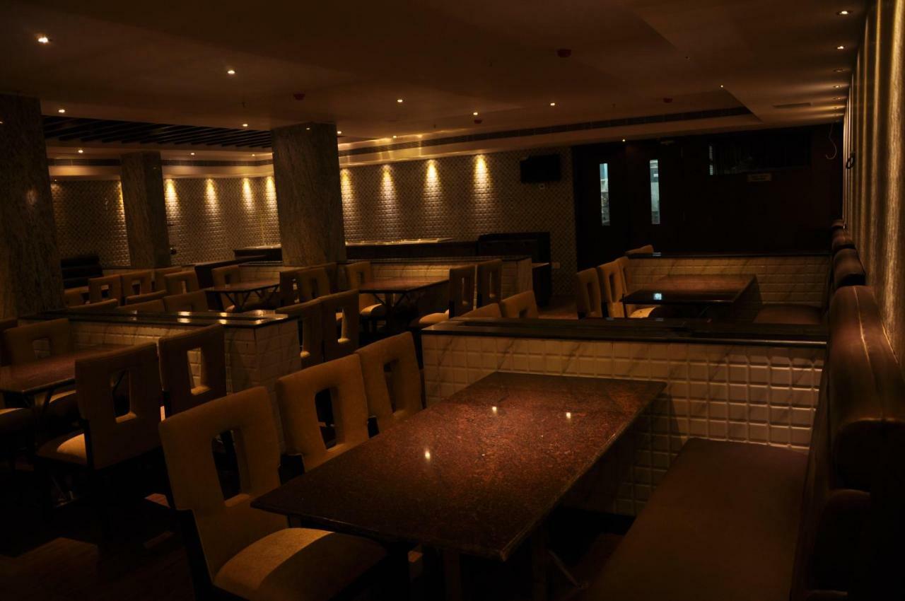 Krishna Residency Hotel Vijayawada Ngoại thất bức ảnh